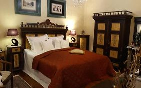 Casa Cositorarului Boutique Pension